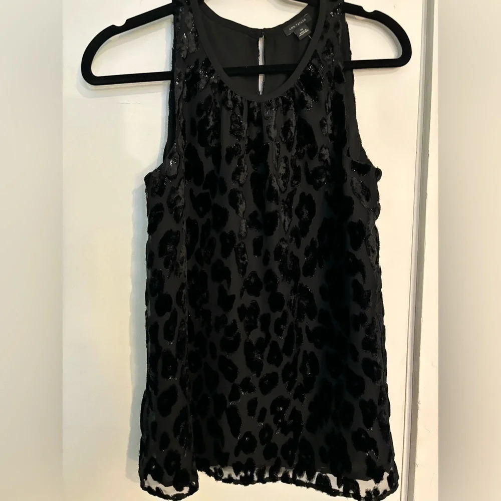 NWT Ann Taylor Womens sleeveless, black, velvet burn-out shell size XS